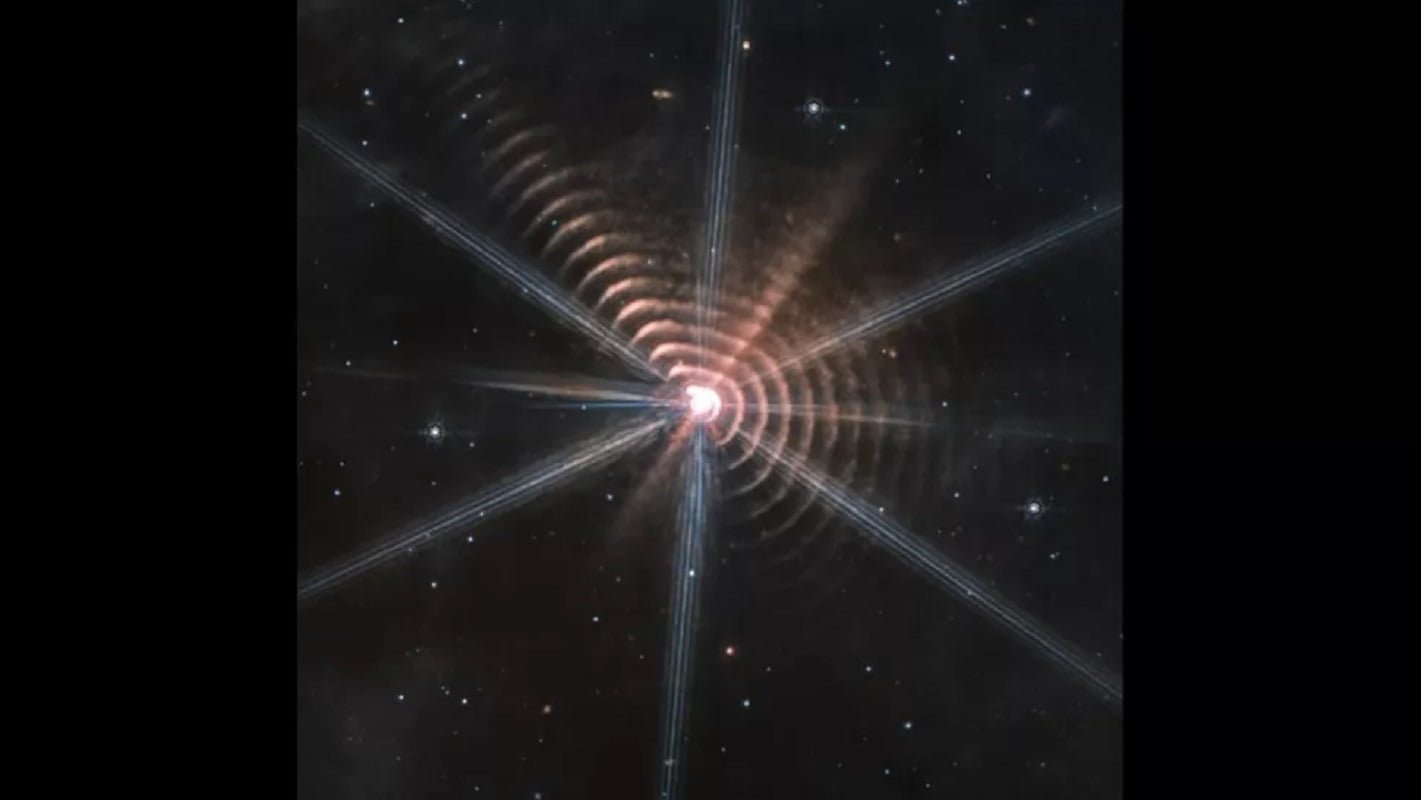 Mysterious rings in new James Webb